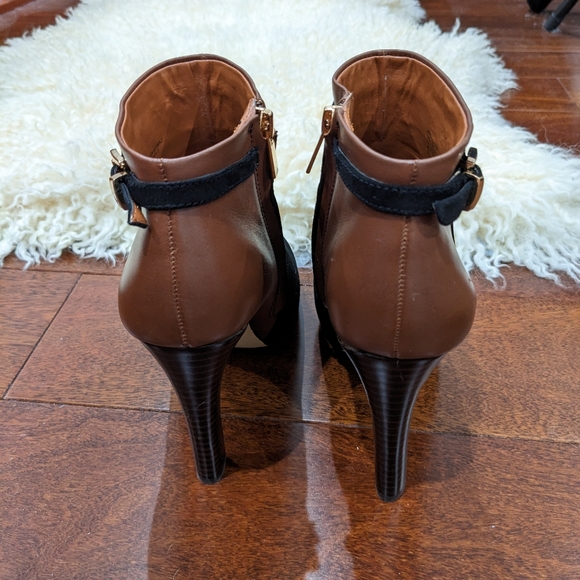 Banana Republic Trinna Ankle Bootie 6.5 - Picture 4 of 7